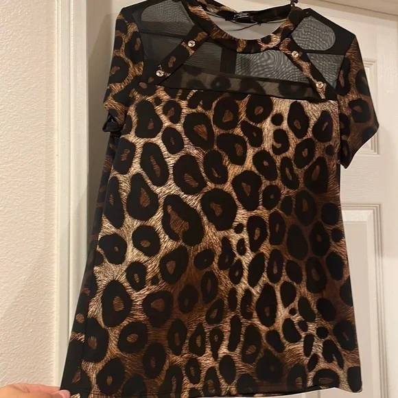 NWT Cute womens top size L chettah print​ - Picture 5 of 7